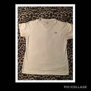 Women’s V-neck Underarmour T-Shirt